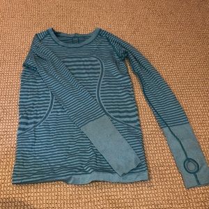 lululemon long sleeve shirt